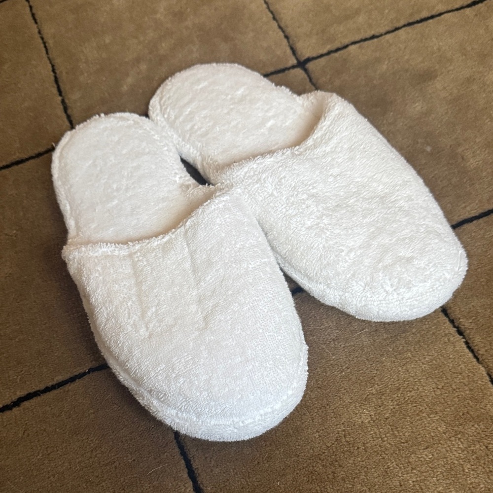 Parachute White Women's Slippers